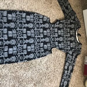 Fitted dress with sides out